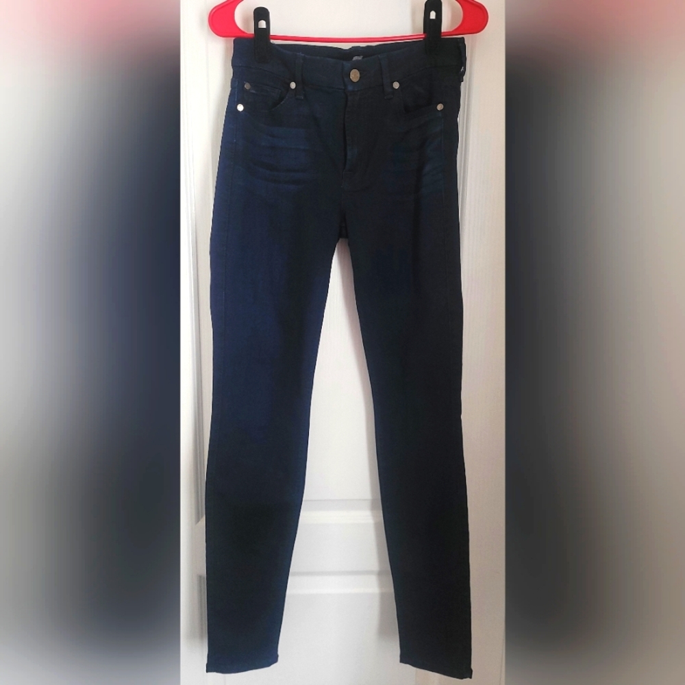 EUC 7 For All Mankind blue jeans Size 29